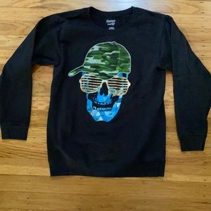 Hanes boys pullover sweatshirt - Size Large
